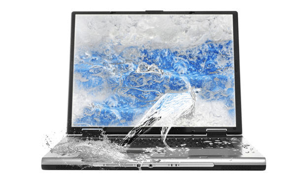 Làm Thế Nào Khi Máy Tính Laptop Của Bạn Bị Đổ Nước